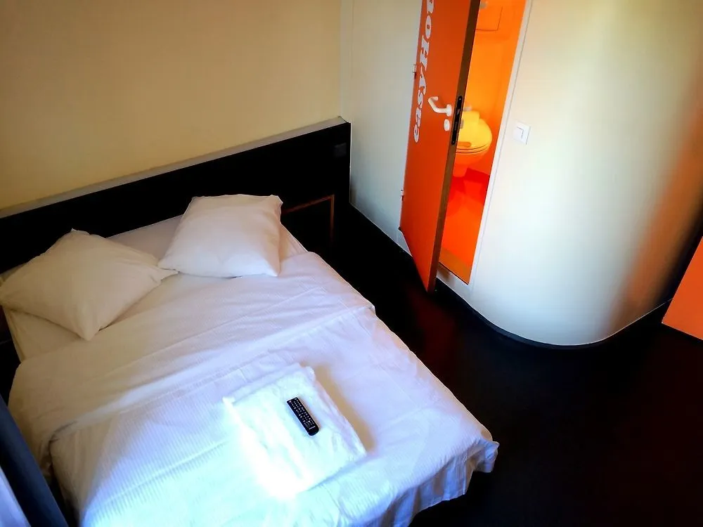 호텔 Easyhotel Zuerich City Centre
